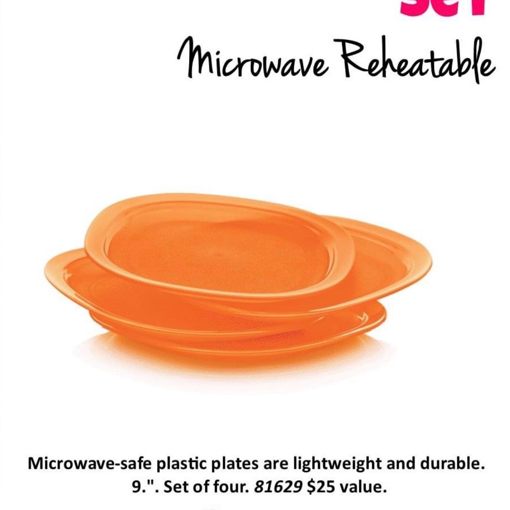 Set of 4 Tupperware microwave plates